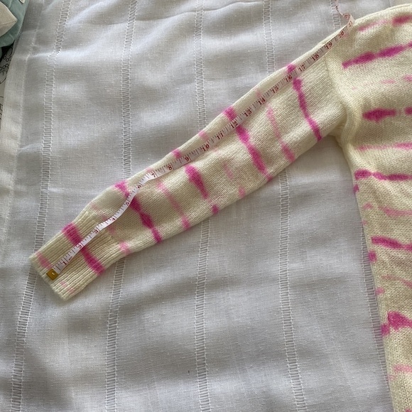 NWT Jennifer Lopez long cream and hot pink v-neck sweater. - Picture 6 of 10